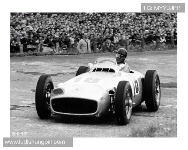 足球明星驾驭法拉利驰骋赛道展现风采与激情的完美结合