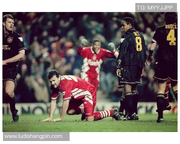 曼联与利物浦历史对决的传奇时刻与经典瞬间回顾 曼联与利物浦历史对决的传奇时刻与经典瞬间回顾